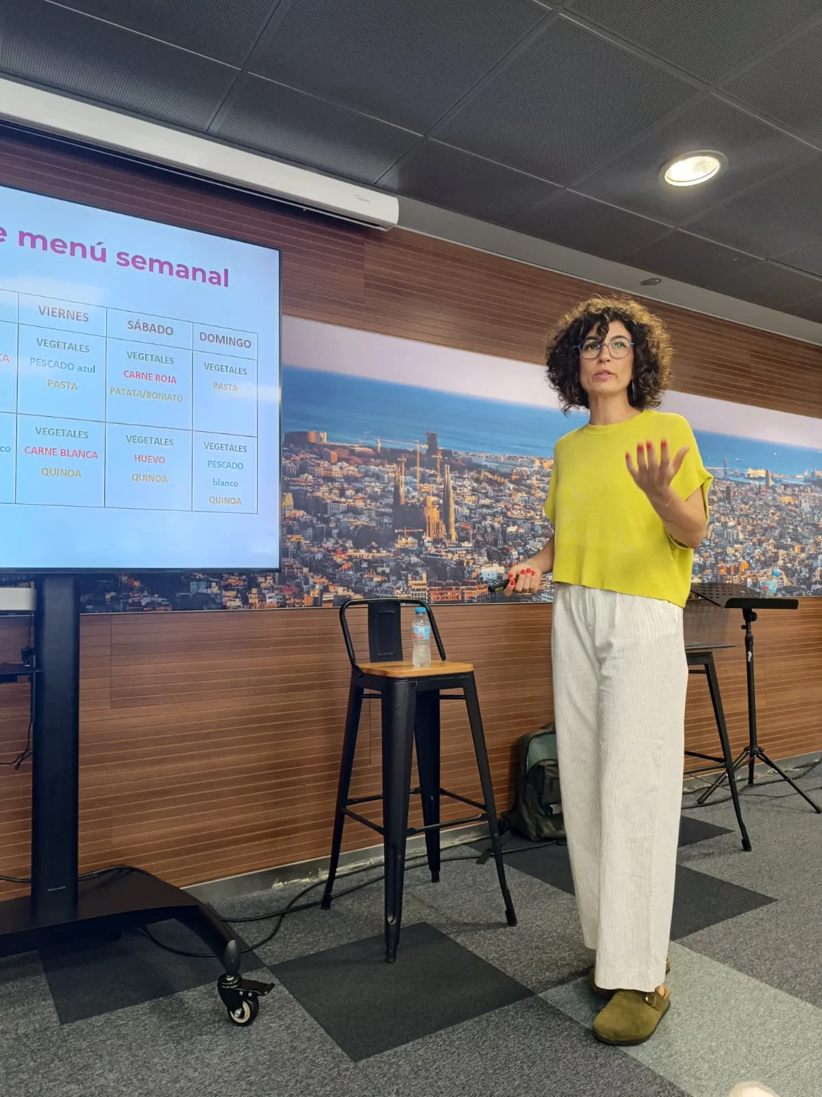 Jessica Hierro impartiendo una formación sobre menú semanal y planificación de comidas